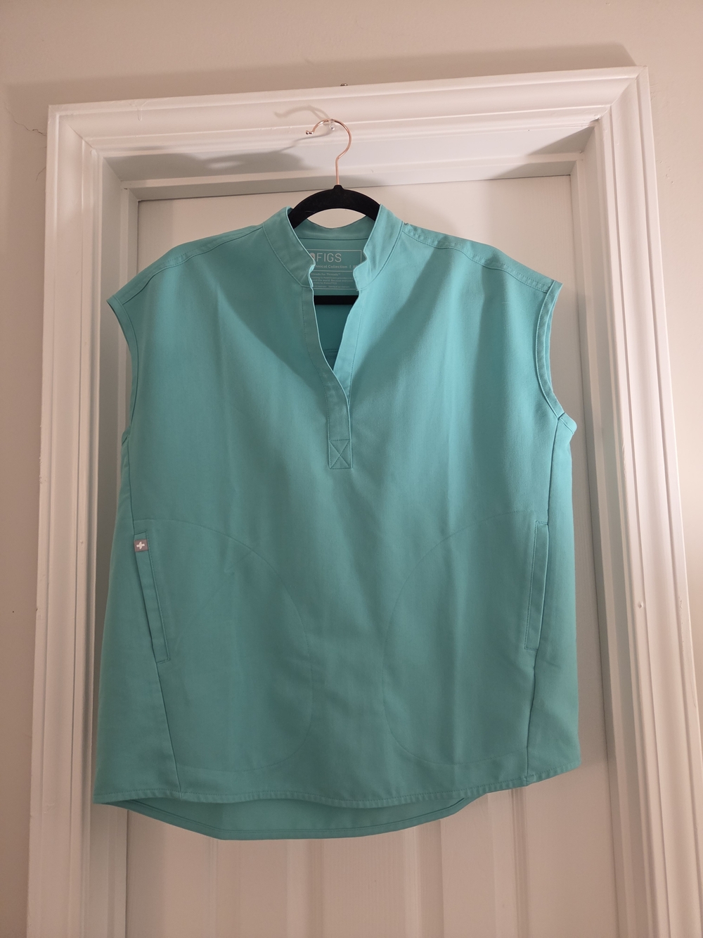 FIGS Ragaela Scrub Top